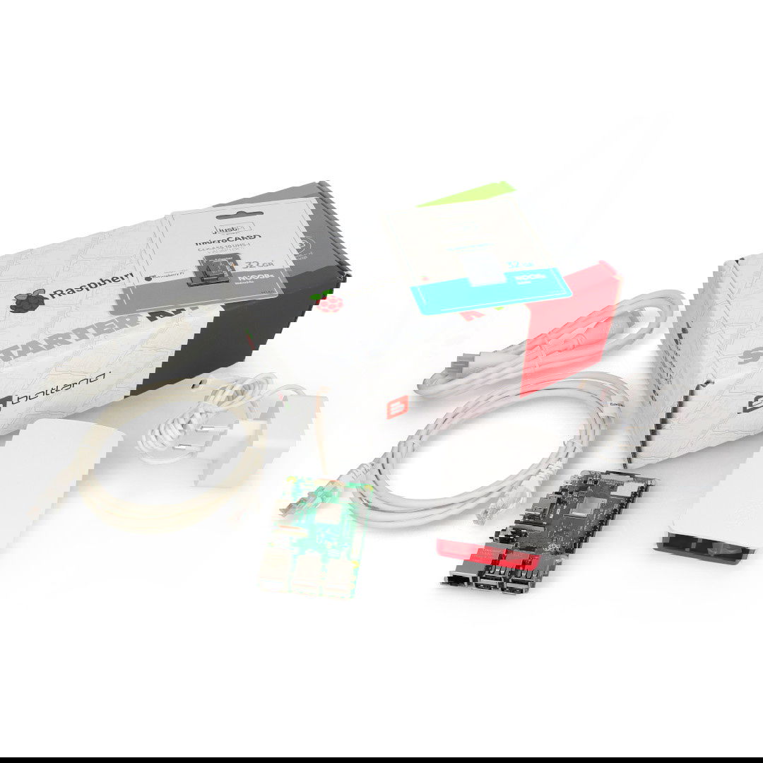 Set of Raspberry Pi 3B+ WiFi + 32GB microSD + official accessories